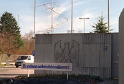 Eingangsbereich des Gebäudes des Bundesnachrichtendienstes in Pullach.