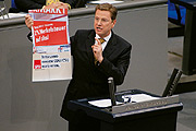 Bild: FDP-Parteichef Guido Westerwelle kritisiert die Steuerpolitik der Bundesregierung.