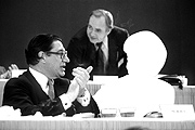 Bild: Unsere Kandidatin mit Werner Maihofer während eines Parteitags 1977.