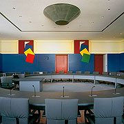 Bild: Sitzungsraum des Ältestenrates.