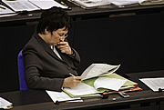 Bild: Suchen nach dem Interessenausgleich: Bundesjustizministerin Brigitte Zypries (SPD).