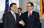 EU-Kommissionspräsident Barroso im Gespräch mit Matthias Wissmann (CDU/CSU).