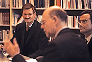 Während der Präsidiumssitzung: Hermann Otto Solms (FDP) verfolgt die Ausführungen von Bundestagspräsident Norbert Lammert (CDU/CSU).