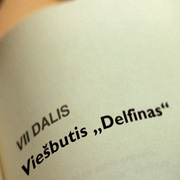 Buchseite mit litauischen Wörtern.
