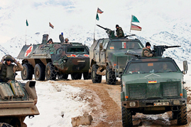 Einsatz für Frieden und Stabilität: Bundeswehrkonvoi in Afghanistan