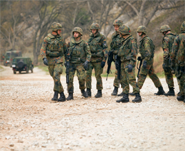 Soldaten der Bundeswehr bei einer Übung im Kosovo