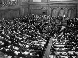 Blick in den Plenarsaal des Reichstages während einer Sitzung im Februar 1927