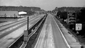 1973, leergefegte Autobahn am Autofreien Sonntag