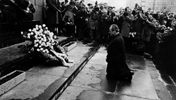 Willy Brandts Kniefall vor dem Ehrenmal des jüdischen Ghettos in Warschau