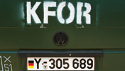 1999, Bundeswehr-Fahrzeug mit KFOR-Beschriftung