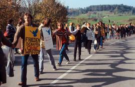 Menschenkette der Friedensbewegung 1983 in Neu-Ulm