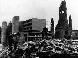 Wiederaufbauarbeiten im Zentrum von Berlin, Anfang der 50er-Jahre