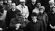 Michail Gorbatschow und Erich Honecker auf der Tribüne bei der Parade am 40. Jahrestag der Gründung der DDR