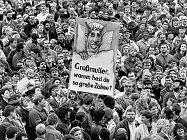 Demonstration am 4. November 1989 auf dem Alexanderplatz in Berlin