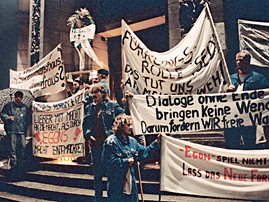 Demonstranten in Berlin im Herbst 1989