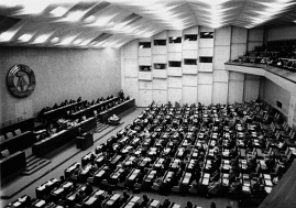 Die Volkskammer im April 1990