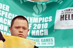 Teilnehmer des Special Olympics Fackellaufs 