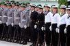 Soldaten der Abteilungen Heer und Marine des Wachbataillons