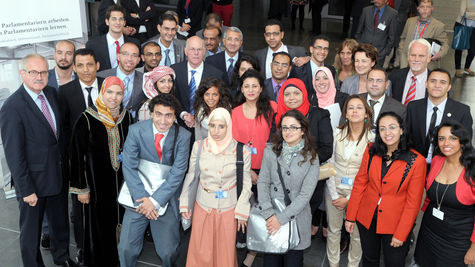 Bundestagspräsident Lammer mit arabischen IPS-Stipendiaten