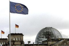 Der Deutsche Bundestag arbeitet mit dem Europäischen Parlament zusammen