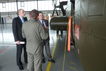Der Wehrbeauftragte Königshaus stellt Fragen zur neuen Technik des CH 53.