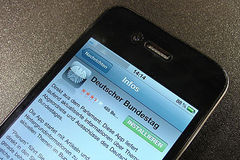 Neu ist ein mobiles Internetangebot des Deutschen Bundestages für Handys und Smartphones