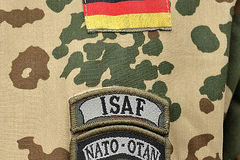 ISAF-Emblem an Uniform