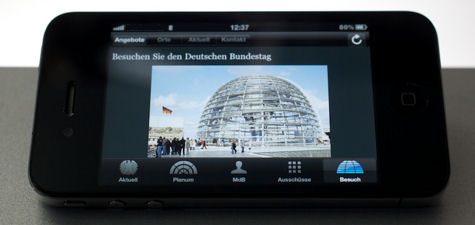 Smartphon mit Bundestags-App