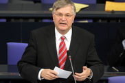 Parlamentarischer Staatssekretär Peter Hintze - Video ansehen... - Öffnet neues Fenster