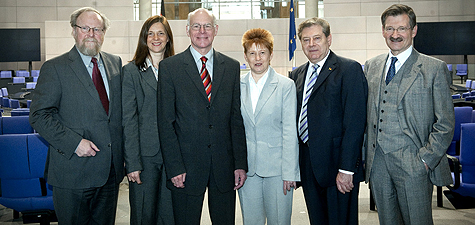 Le Bureau du Bundestag allemand pendant la 17e législature: Dr. Wolfgang Thierse, Katrin Göring-Eckardt, Prof. Dr. Nobert Lammert, Petra Pau, Eduard Oswald, Dr. Hermann Otto Solms