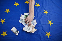 Europafahne und Geld