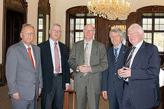 v.l. Hans-Jürgen Papier, MdB Joachim Hörster, Lammert, Walter Schweitzer (Präsident Uni Passau) und Heinrich Oberreuter, Direktor der Akademie für Politische Bildung Tutzing