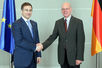 Bundestagspräsident Dr. Norbert Lammert (rechts) empfängt den Präsidenten der serbischen Nationalversammlung Nebojsa Stefanovic.