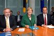 Bundeskanzlerin Dr. Angela Merkel (CDU/CSU) zu Gast im Ausschuss f.d. Angelegenheiten der EU am 6. Oktober 2010. Ausschussvorsitzender Gunther Krichbaum (CDU/CSU) (re), u. (li) Parlamentarische Staatssekretär Werner Hoyer (FDP).