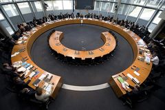 Eine Sitzung des Ausschusses für die Angelegenheiten der Europäischen Union
