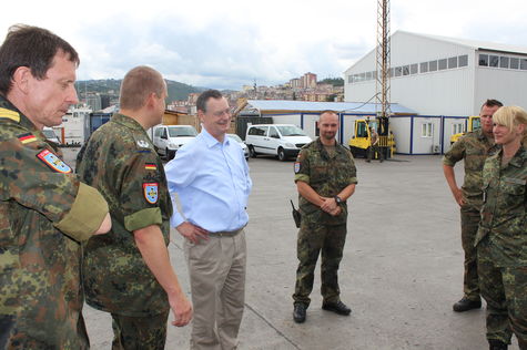 Gespräch mit Soldaten und dem Leiter des Logistischen Umschlagpunktes