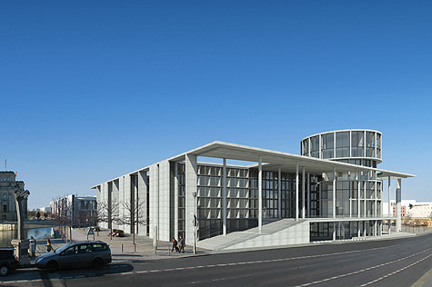 Illustration: Das Marie-Elisabeth-Lüders-Haus nach der Fertigstellung des Erweiterungsbaus (Luisenstraße im Vordergrund)