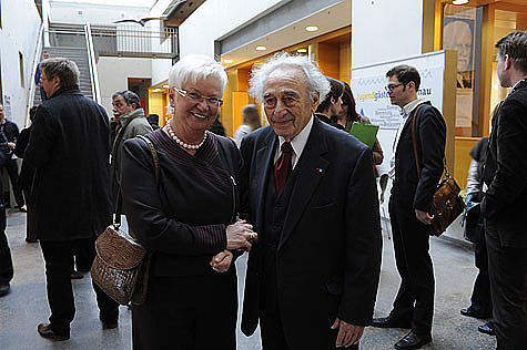 Bundestagsvizepräsidentin Gerda Hasselfeldt und Dr. h.c. Max Mannheimer