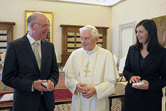 Bundestagspräsident Norbert Lammert, Papst Benedikt XVI. und Vizepräsidentin Katrin Göring-Eckardt
