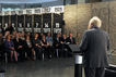 Übergabe des Gedenkbuchs für die Opfer der Berliner Mauer im Mauer-Mahnmal des Bundestages