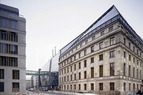 Vorhandene Architektur wie die 'Kammer der Technik' wurden integriert.