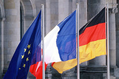 Fahnen der EU, Frankreichs und Deutschlands