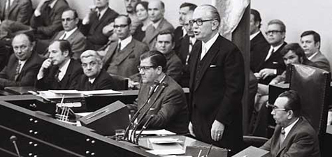 Bundestagssitzung 1972: Bundeskanzler Brandt stellt Vertrauensfrage 