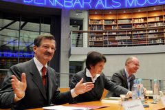 Bundestagsvizepräsident Dr. Hermann Otto Solms (FDP), Autoren Ursula Weidenfeld und Michael Sauga