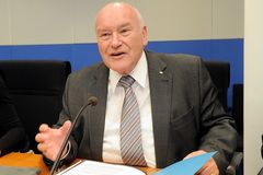 Ernst Hinsken (CDU/CSU)