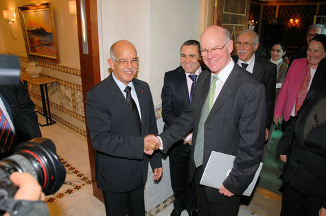 Mohamed Cheikh Biadillah (links), Präsident des marokkanischen Senats (Chambre des Conseillers), empfängt Norbert Lammert