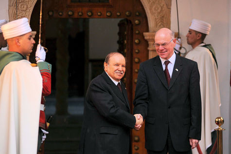 Bundestagspräsident Norbert Lammert (rechts) mit Abdelaziz Bouteflika, Präsident Algeriens . 