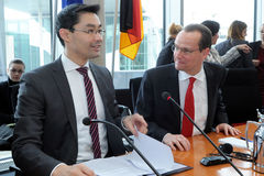 Bundeswirtschaftsminister Philipp Rösler (FDP) und Vorsitzender Gunther Krichbaum (CDU/CSU)