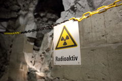 Zeichen für Radioaktivität im Schacht Asse