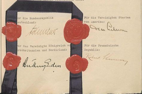 Unterschriften und Siegel auf der deutschsprachigen Ausfertigung des Deutschlandvertrages